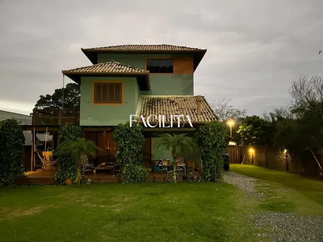 Casa com 3 quartos no bairro Pântano do Sul, Florianópolis.