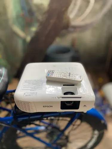 Projetor Epson E24