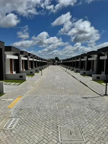 Casa de Condomínio com 67 m² com 02 quartos,01 com suíte em Nova Esperança - Parnamirim -