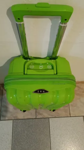Mala de Bordo Pequena Santino Verde Limão - Rodinhas 360° Padrão ANAC