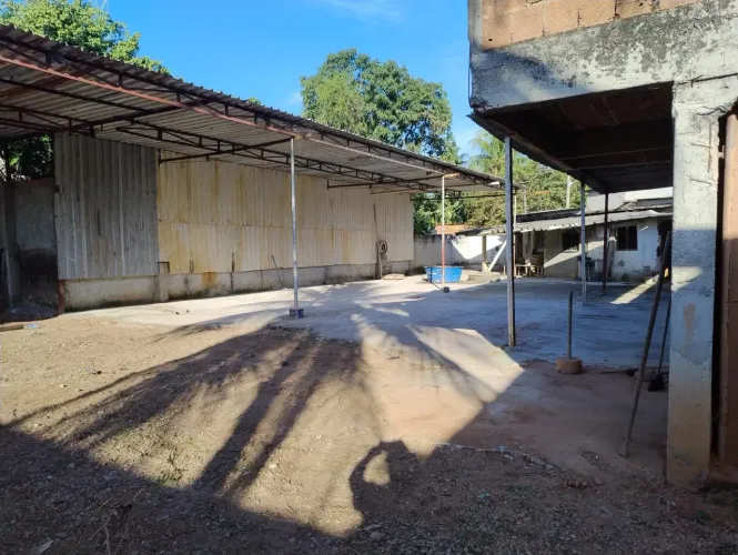 Vendo 2 terrenos total de mais 700 metros quadrados