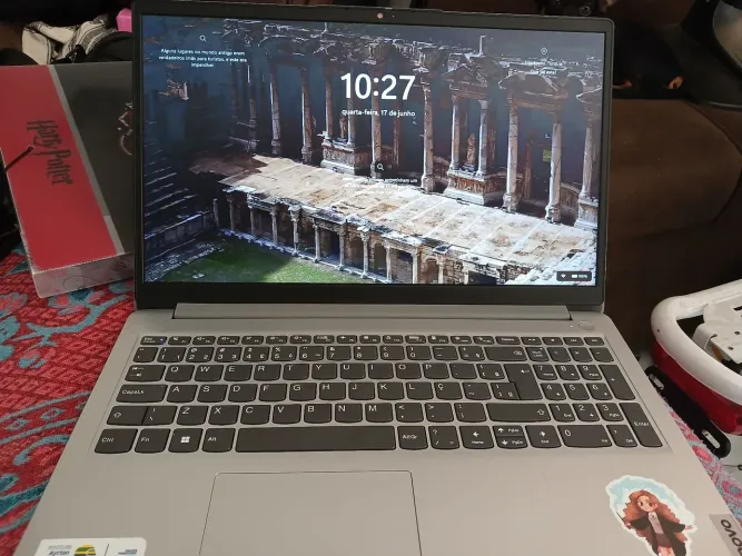 Notebook Lenovo 8gb de rom 240 de ram