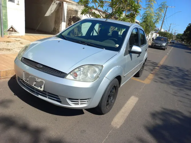 Ford Fiesta Sed. 1.6 8V Flex 4P 2005