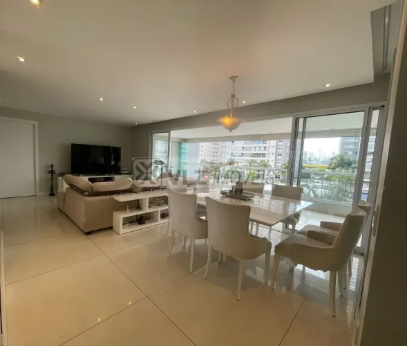 Ótimo apartamento com 3 doms e 3 suítes, 3 vagas de garagem, ótima localização