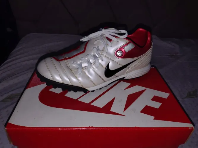 vendo chuteira society total 90