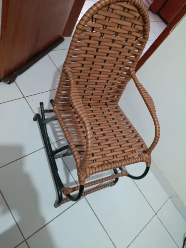 Cadeira de balanço infantil 