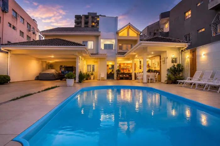 Casa Duplex | Centro de Balneário Camboriú | Piscina