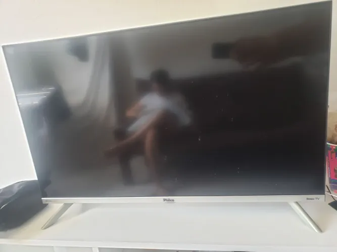 Televisão Philco HD 32" Smart TV Roku TV WiFi embutido