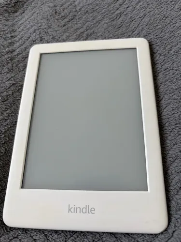 Kindle 10° Geração Branco - Acompanha cabo original, caixa e capa.