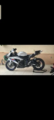 Vendo Suzuk srad750 top só muita e andar pego carro com volta ou moto com volta