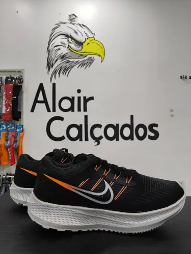 Tênis esportivo