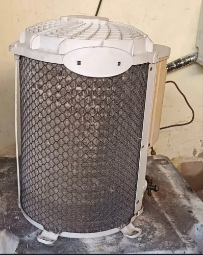 Ar condicionado já no lugar instalado