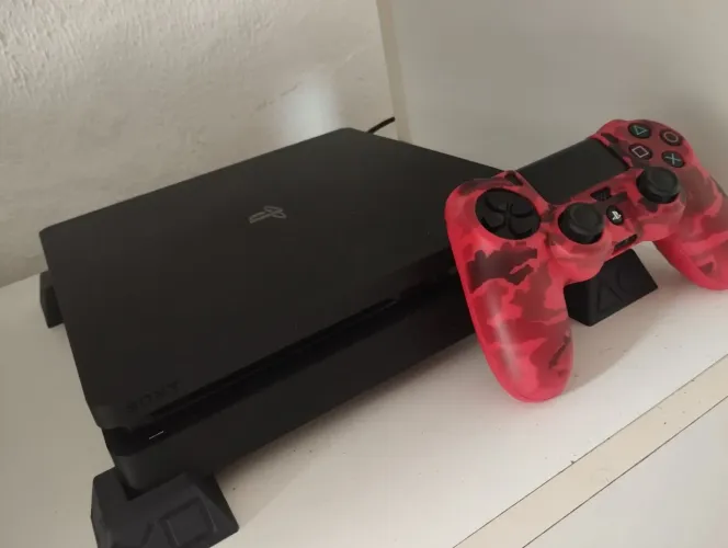 Ps4 slim (leia o anúncio)