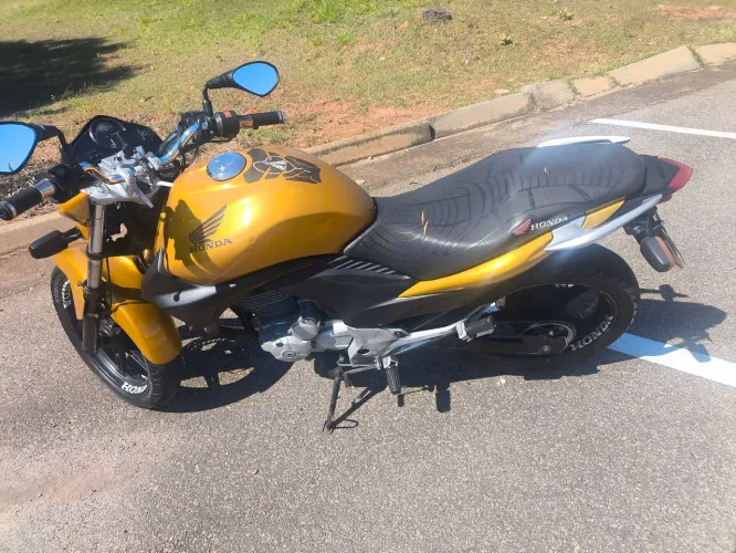 Vendo CB 300 ano 2011