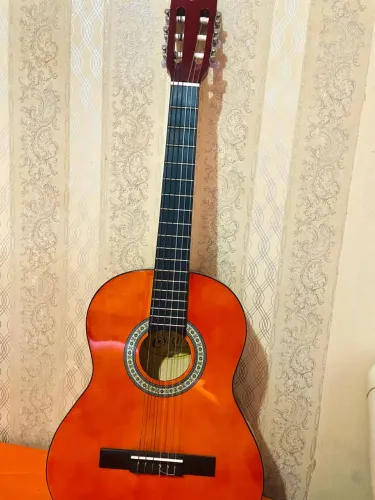 Violão semi novo