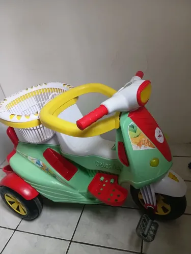 Triciclo motoca velotrol calesita 