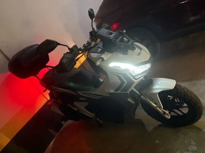 Honda ADV 150 - 2021/2021 - Branca (baixa km)