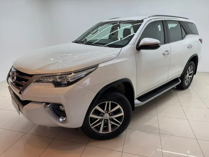 Toyota Hilux SW4 SRX 4X4 2.8 TDI 16V Dies. Aut. 2019