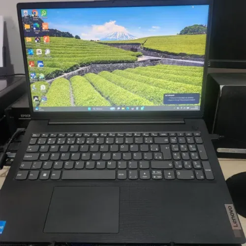 Notebook Lenovo Core i5 13ª Geração - 8GB RAM / SSD 256GB - Impecável