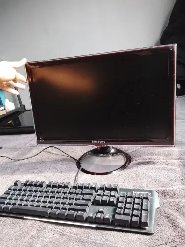 Monito + teclado mecânico ORIGINAL