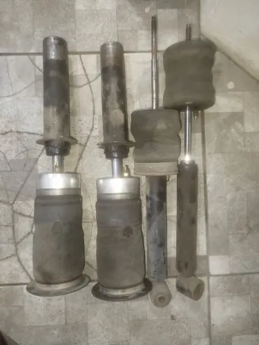 VENDO KIT 4 BOLSAS SUSPENSÃO A AR - BOM ESTADO