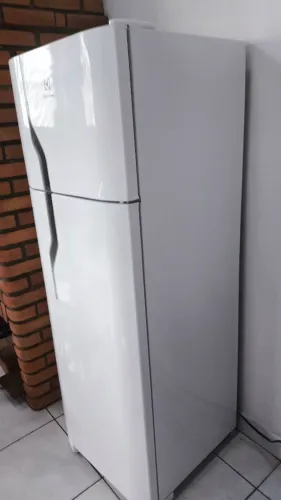 Geladeira Electrolux Cycle Defrost 260L