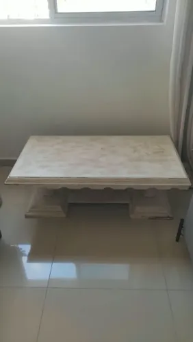 Mesa de Centro estilo clássico em Madeira Maciça