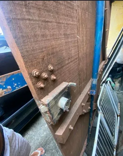 Portão de madeira para garagem