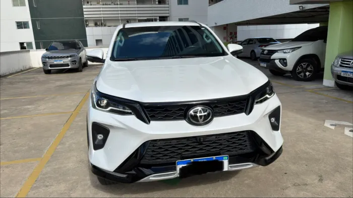 Toyota Hilux SW4 SRX Plat. 4X4 2.8 TB Die. Aut. 2024