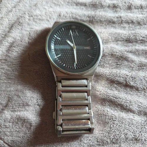 Armani X ,ganhei de um amigo e ele tirou do pulso e disse que não achava a caixa original.