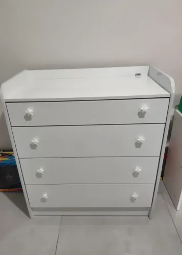 Cômoda Infantil 4 Gavetas Puxador Estrela - Branco