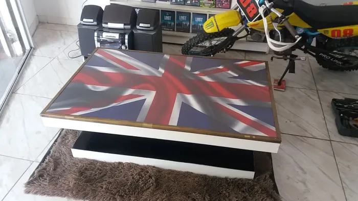 Mesa de centro britânica retrô 