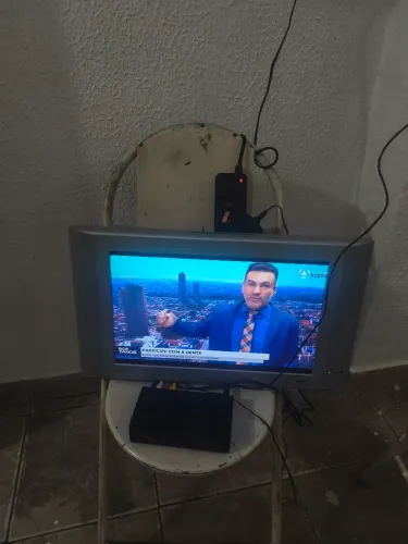 Tv Philips 14' com conversor e antena digital