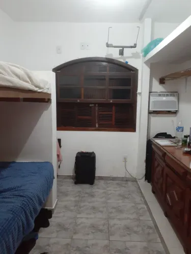 Quarto duplo ao lado do shopping Ilha plaza na ilha do governador