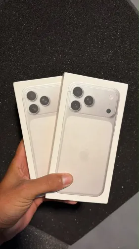 iPhone 17 pro Max lacrado