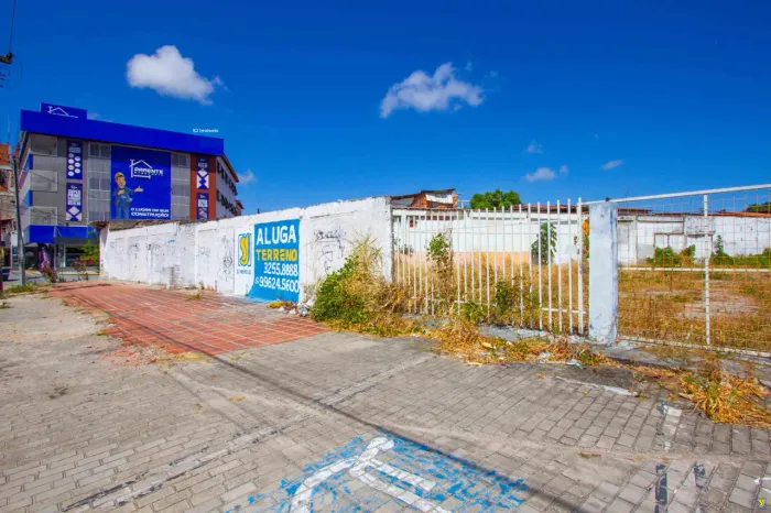 Terreno de 3686 m² no Curió para alugar | Av. Washington Soares