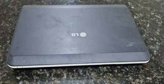 Vendo notebook com defeito para uso de peças ou conserto 