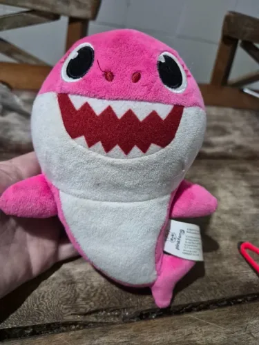 Personagem baby shark rosa musical - tenho video com a musiquinha