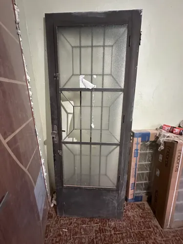 Porta de aço medida 2,10alt por 80lar