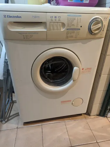 Máquina de Lavar Electrolux LE 750 Frontal 8,5kg 110v