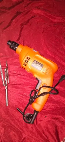 Furadeira Black + Decker 560W