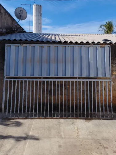 Vende-se um portão chapa 18 usado 