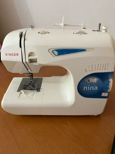 Máquina de costura Nina Singer