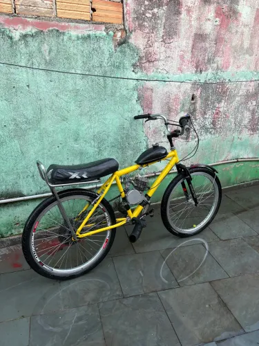 Motorizada toda regulada, boa pra dia a dia 