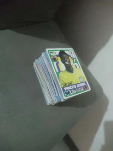 100 Cards sortidos , futebol , dragon ball , naruto , e etc