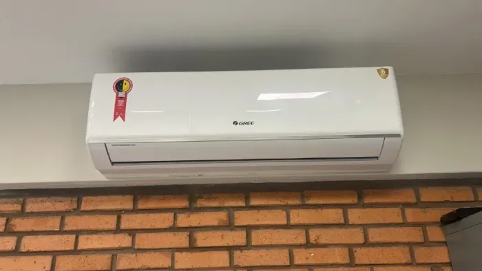 Ar-Condicionado 18.000 BTUs Quente e Frio