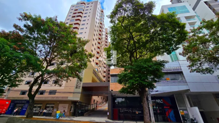 Cobertura duplex sofisticada com jacuzzi e área gourmet na Itamar Franco.
