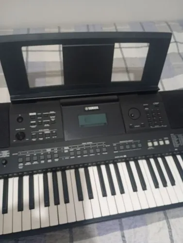 Teclado Yamaha E-463
