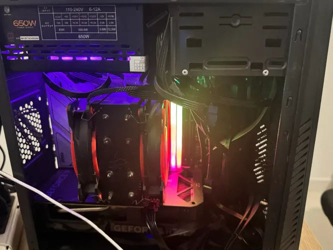 PC Gamer Completo Core i5 12ª Geração + RTX 4060 + 32GB DDR5 + 2 Monitores (144Hz e 244Hz)