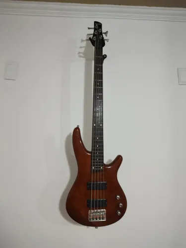 Baixo ativo 5 cordas Ibanez GSR 395